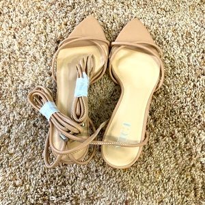 New Vici Bella strappy sandals - size 9